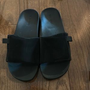 Vionic slide on